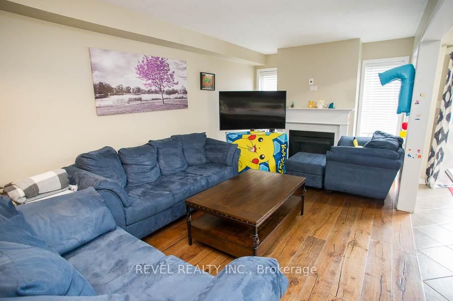 Listing Image 5