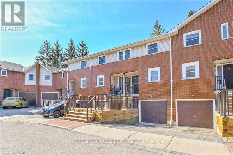 home for lease on 8-465 Beechwood Place