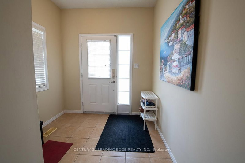 600 Winterberry Ave, Waterloo, N2V 2W5 | Image 2