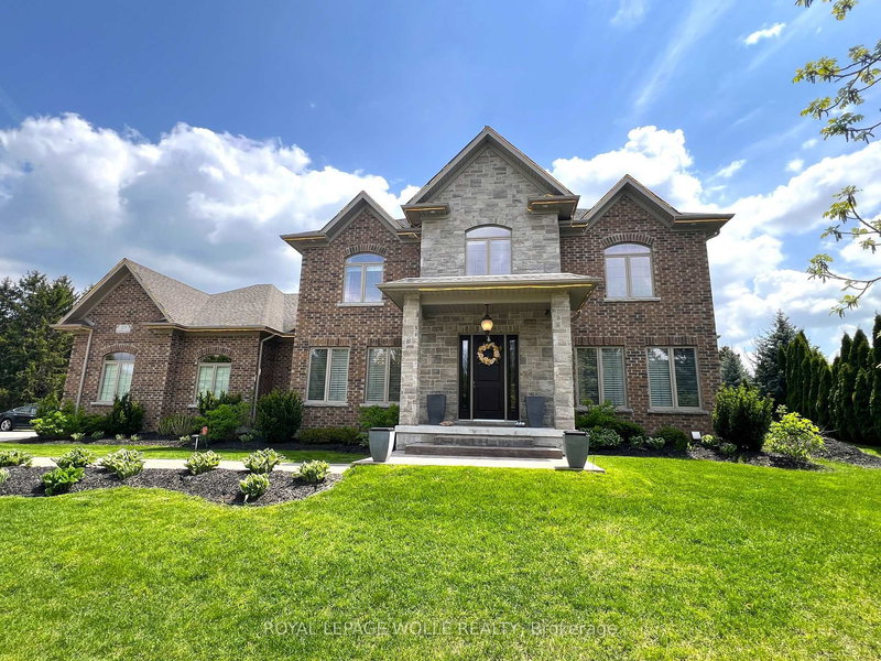 23 Highgrove Crt, Cambridge, N3H 4R8 | Image 2