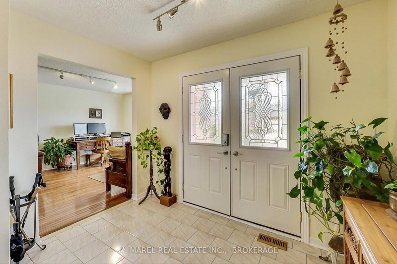 54 GOLDCREST Dr, Hamilton, L8G 4T6 | Image 3