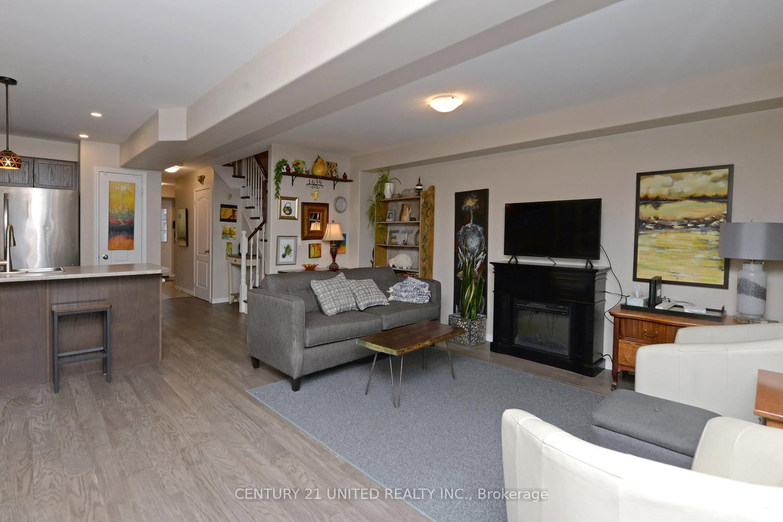 Listing Image 7