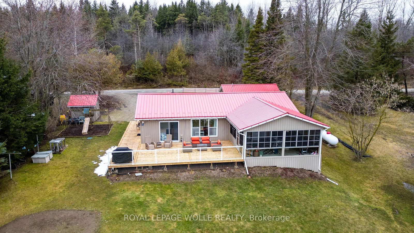 Detached House sold at 1012 Road 10 N/A, Mapleton, Rural Mapleton, N0G 1P0 - MLS: X8180204