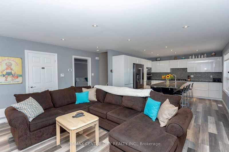 387 Stanley Park  Central Elgin, N5L 1E6 | Image 14