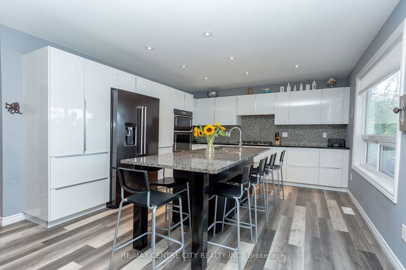 387 Stanley Park  Central Elgin, N5L 1E6 | Image 9