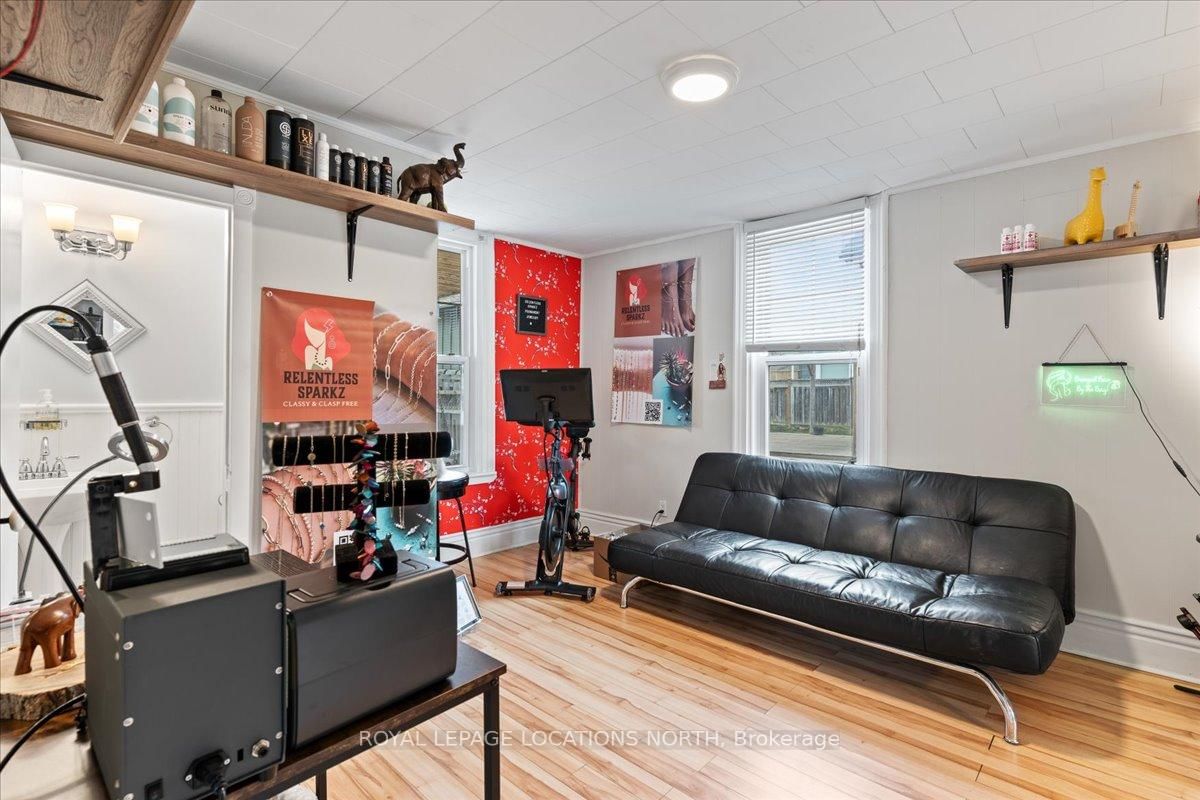 Listing Image 7