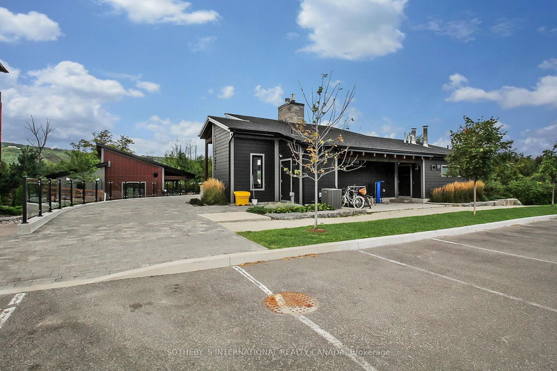 306 - 10 Beausoleil Lane, Blue Mountains, L9Y 0V2 | Image 2