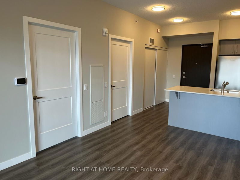 home for lease on 1713-15 Queen Street S