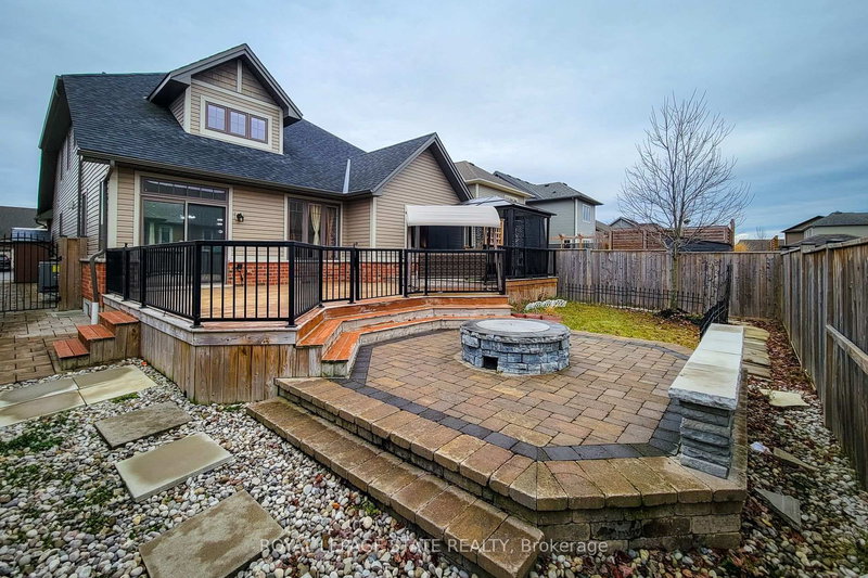 96 Anastasia Blvd W, West Lincoln, L0R 2A0 | Image 3