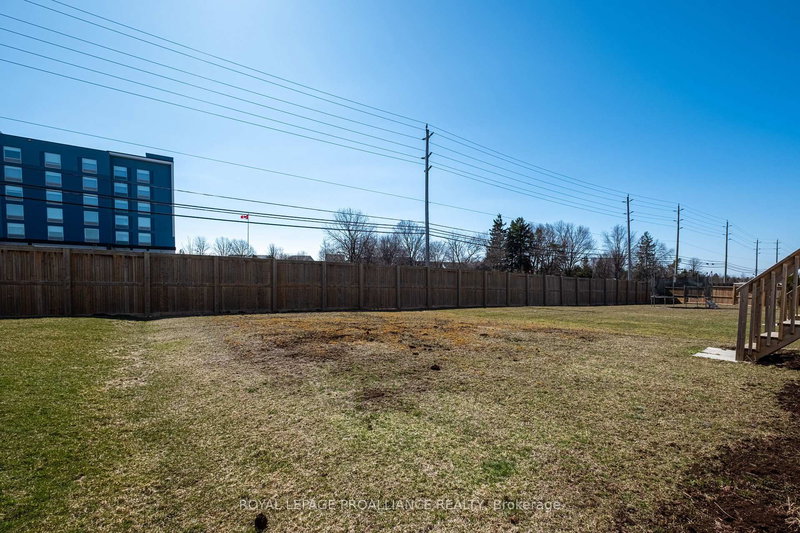 648 Halloway Dr, Kingston, K7K 0H4 | Image 3