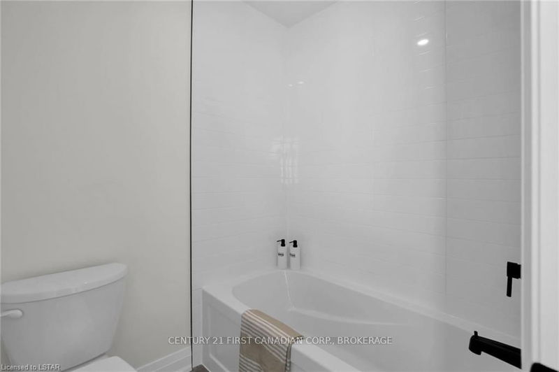 1918 FOUNTAIN GRASS Dr  London, N6K 4P9 | Image 30