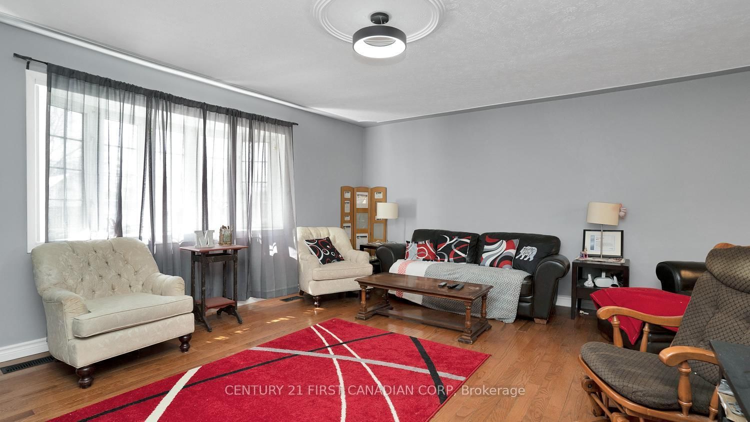 Listing photo 5