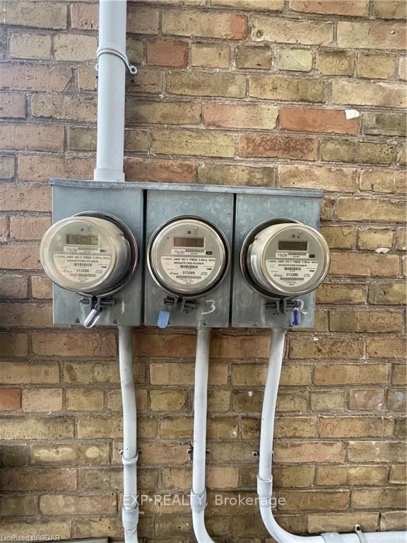 12 Fleet St, Brantford, N3T 3S7 | Image 2