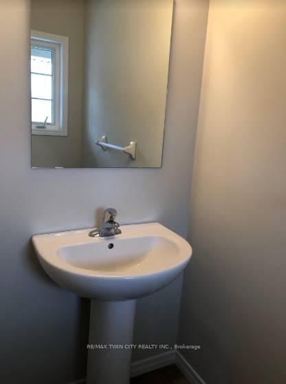 40 - 50 Pinnacle Dr, Kitchener, N2P 1C5 | Image 3