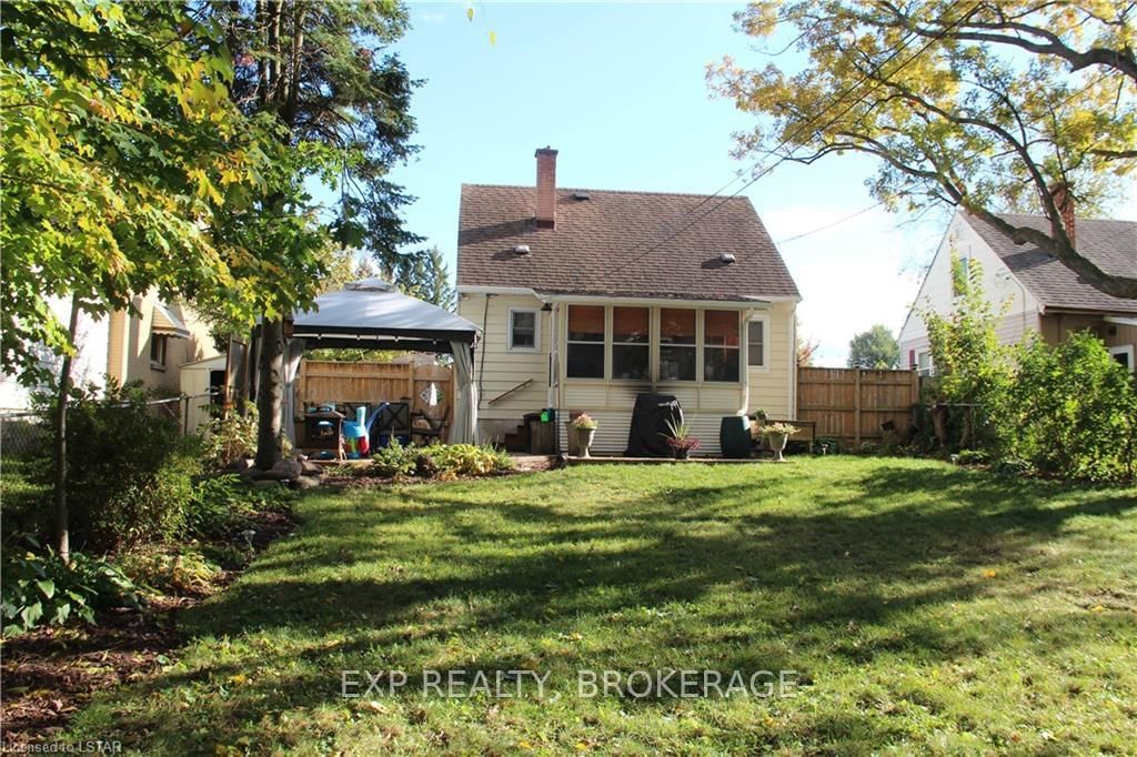 Listing Image 3
