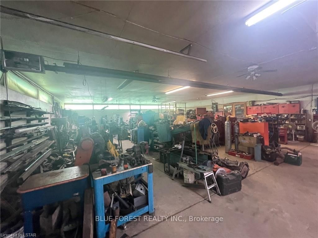 Listing Image 12