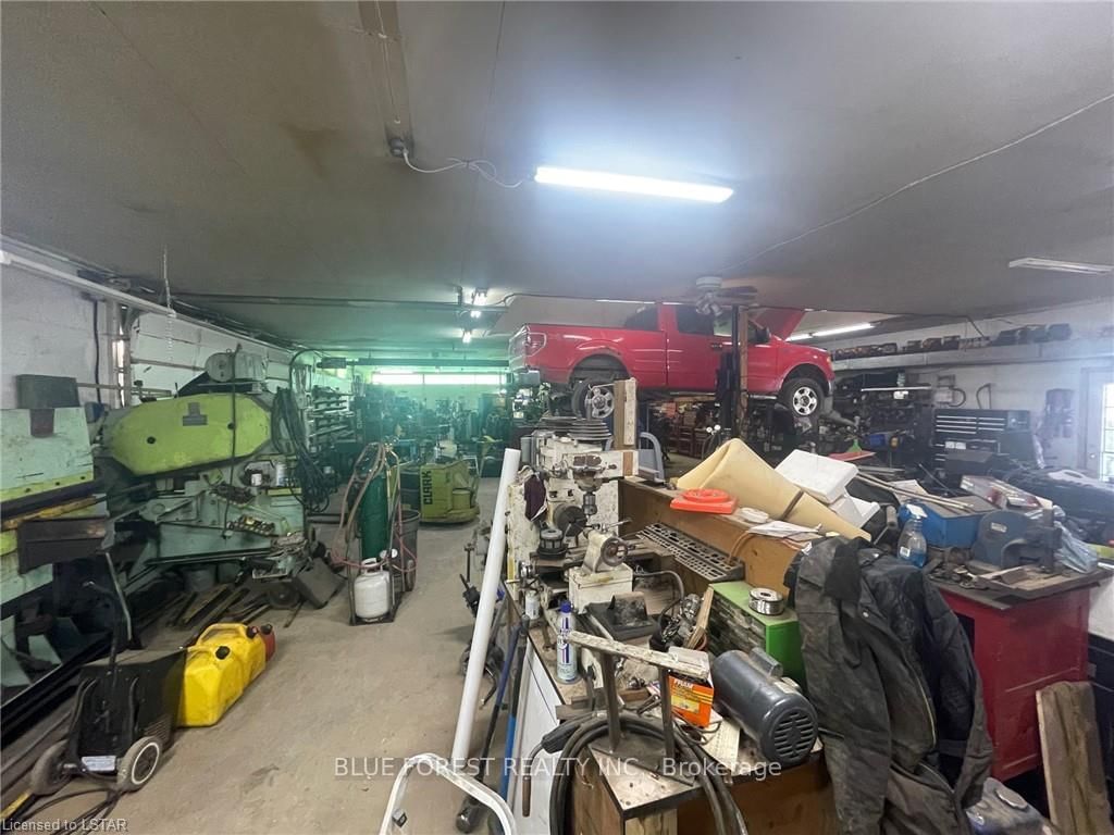 Listing Image 7