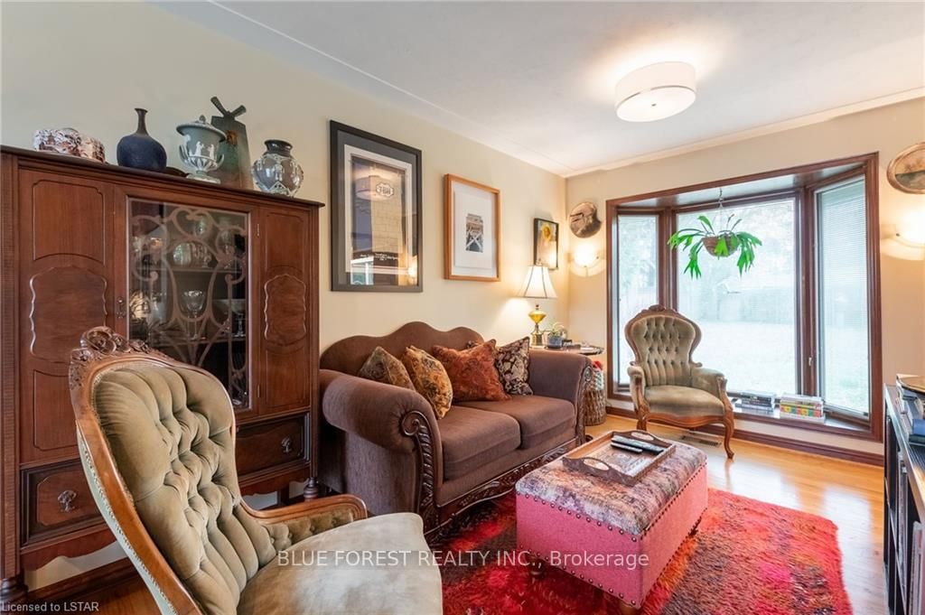 Listing Image 8