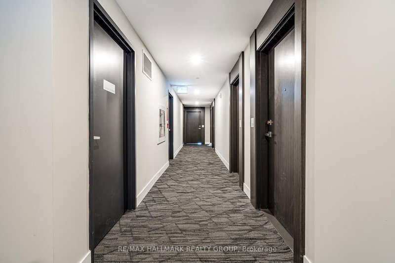 1006 - 15 Queen St S, Hamilton, L8P 0C6 | Image 2