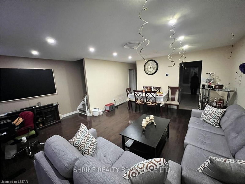 122 - 690 LITTLE GREY St, London East, N5Z 4M9 | Image 2