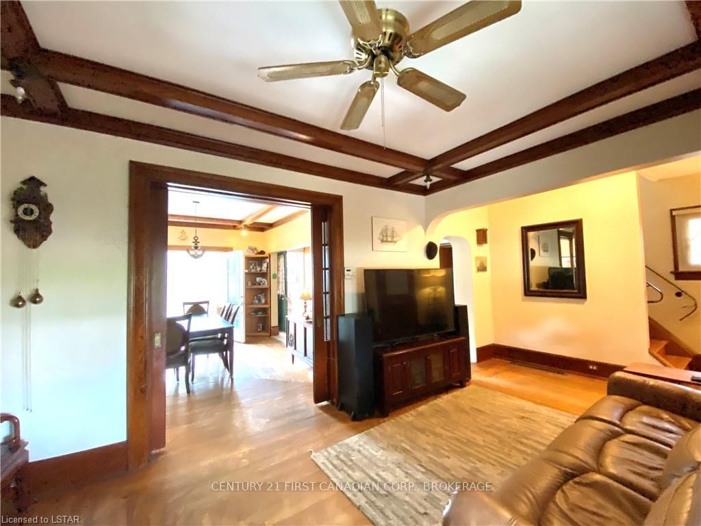 Listing Image 10