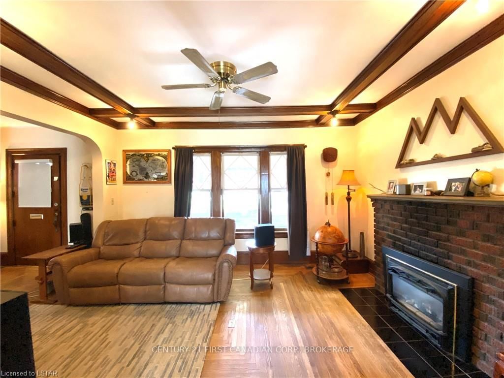Listing Image 12