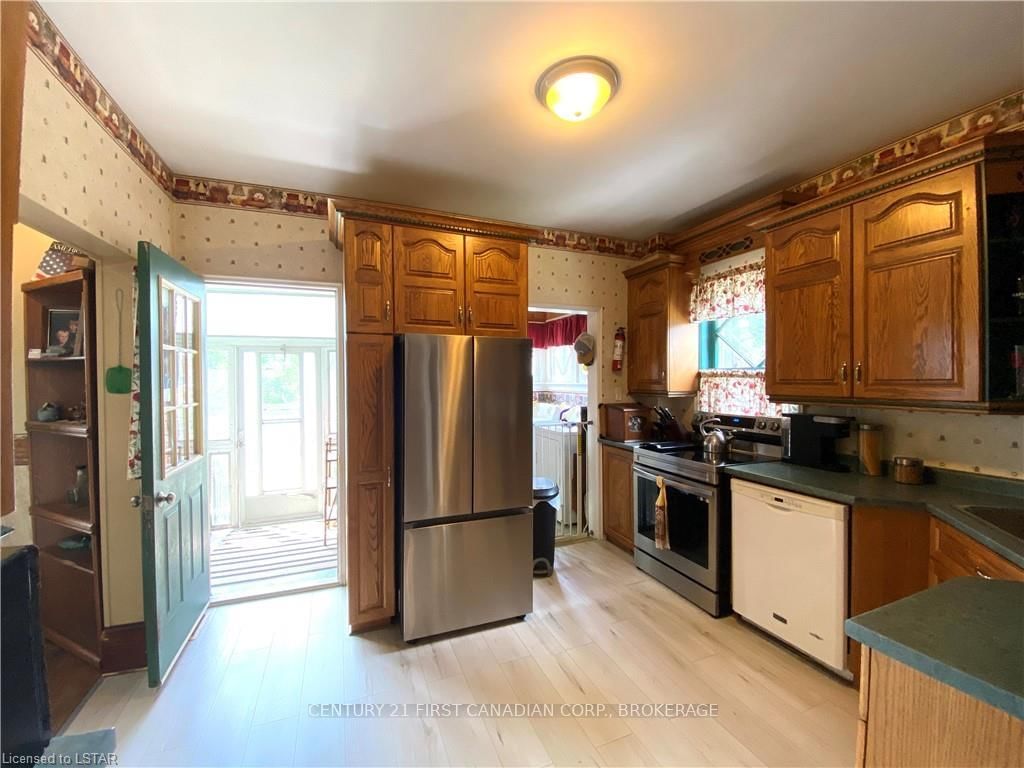 Listing Image 16