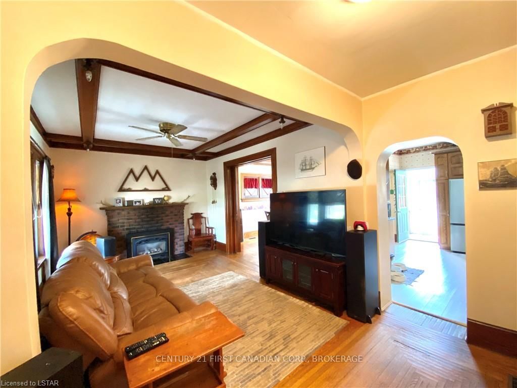 Listing Image 9