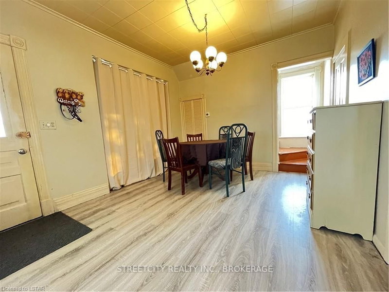 305 ST CLAIR St, Chatham-Kent, N7L 3J8 | Image 2