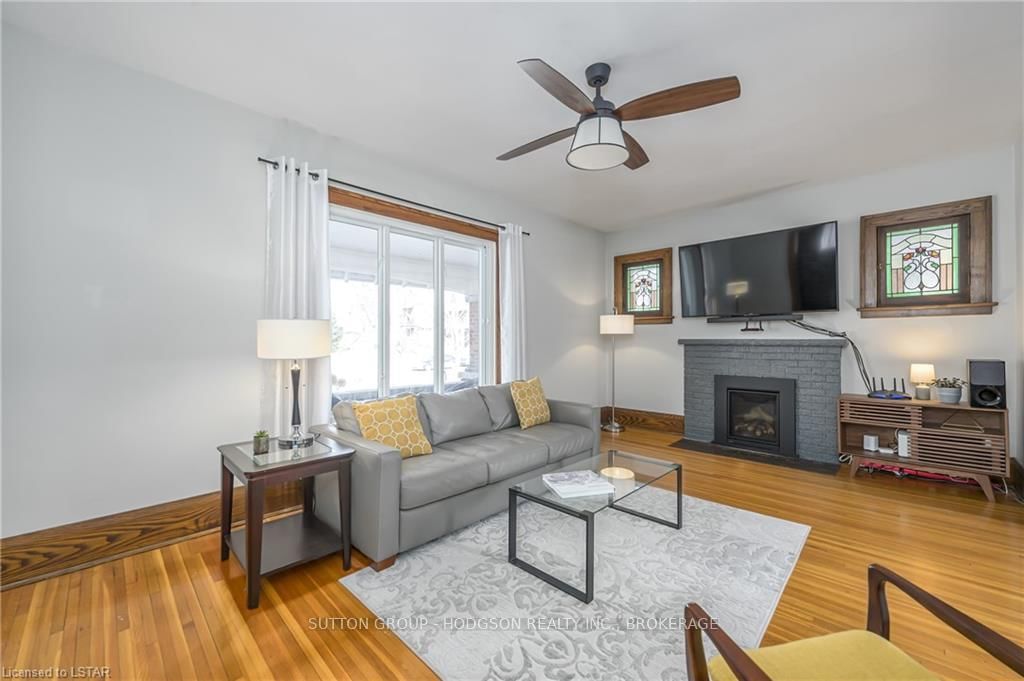 Listing Image 7