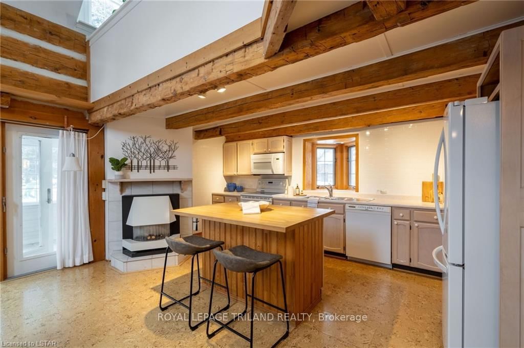Listing Image 7