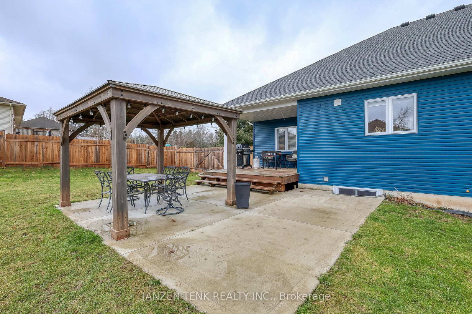 Listing Image 7