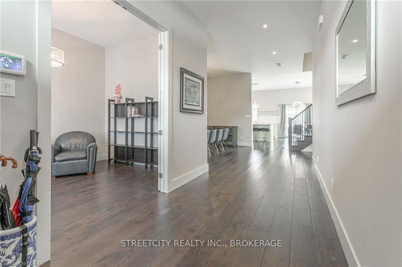 1221 EAGLETRACE Crt, London North, N6G 0K8 | Image 3