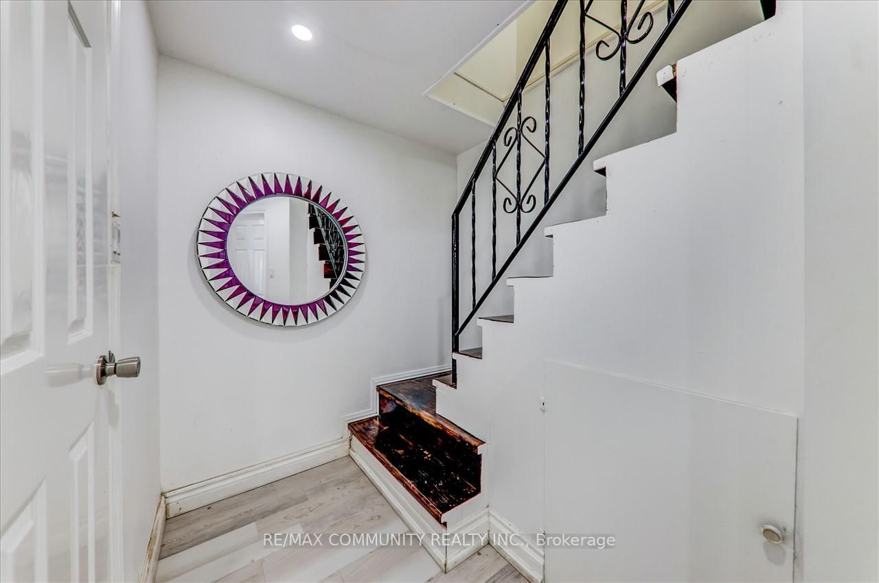 Listing Image 25