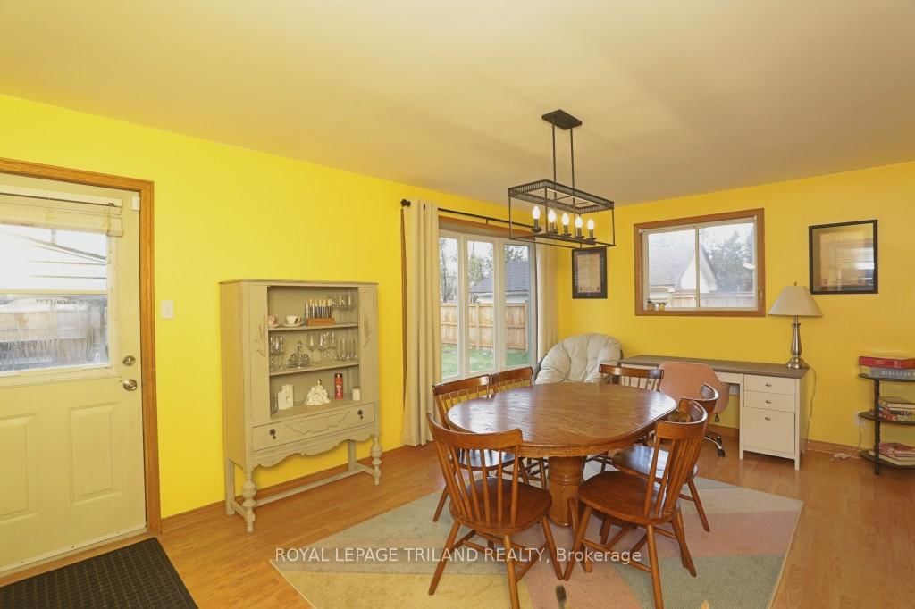Listing Image 7