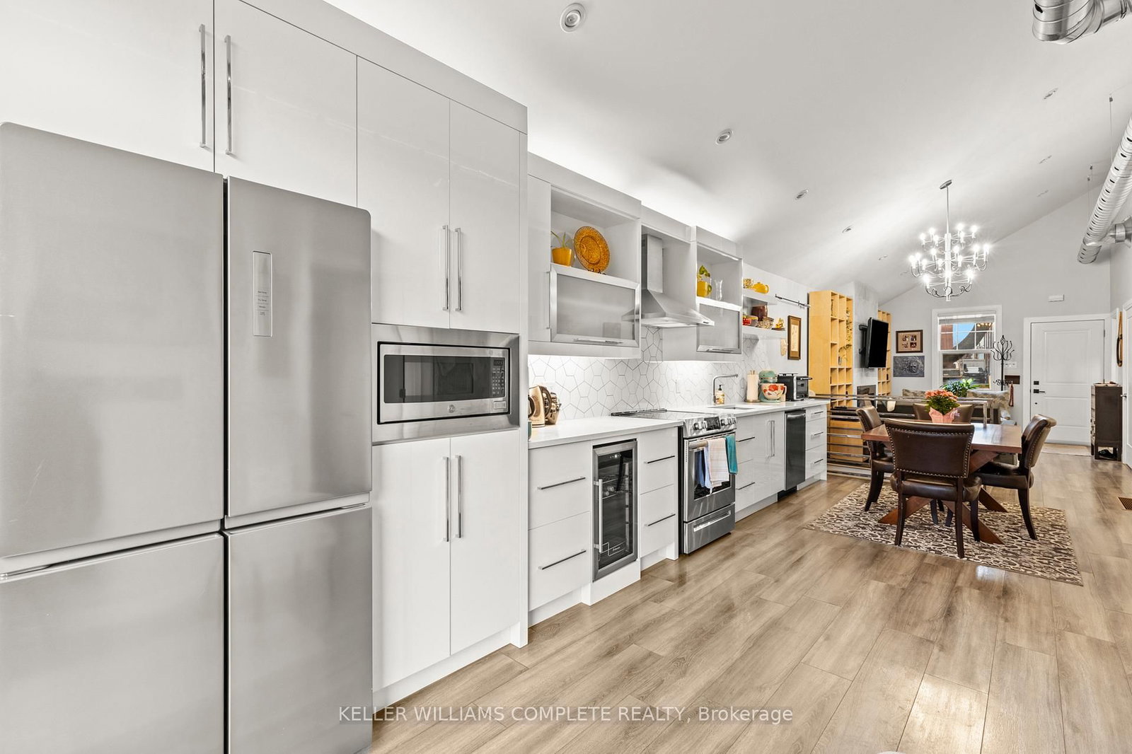 Listing Image 15