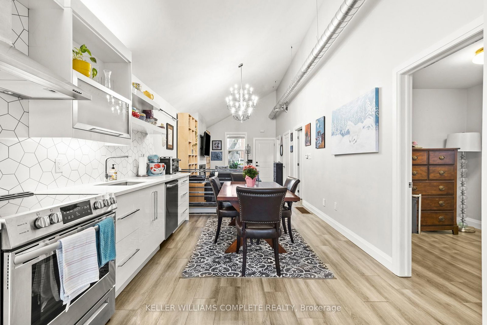 Listing Image 17