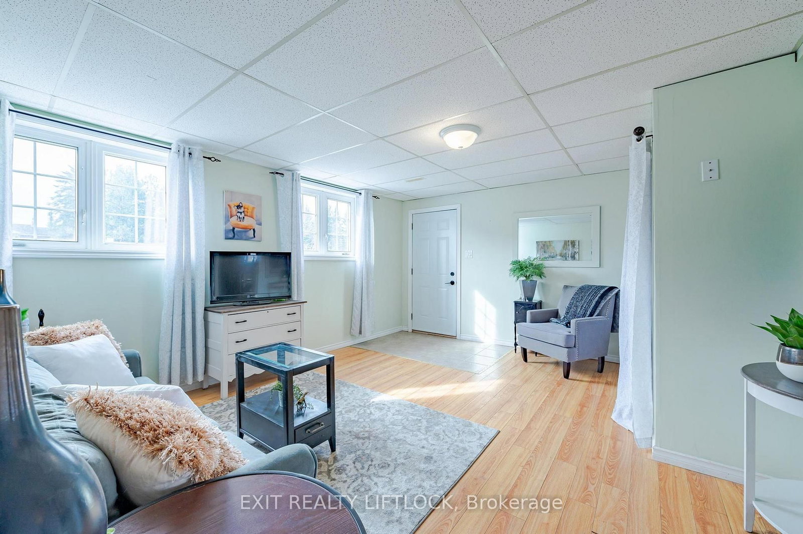 Listing Image 22