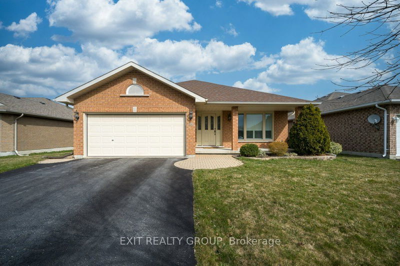 home for sale on 18 Hemlock Crescent