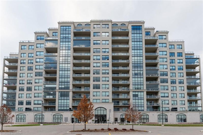 home for lease on 603-260 Villagewalk Boulevard