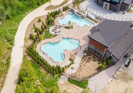 307 - 20 Beckwith Lane, Blue Mountains, L9Y 0R4 | Image 2