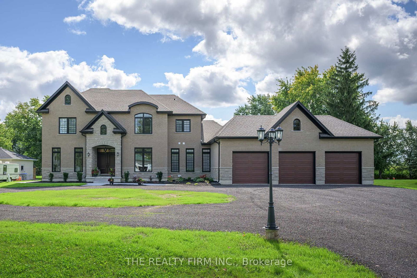 Detached House sold at 15257 Twelve Mile Road, Middlesex Centre, Ilderton, N0M 2A0 - MLS: X8205526