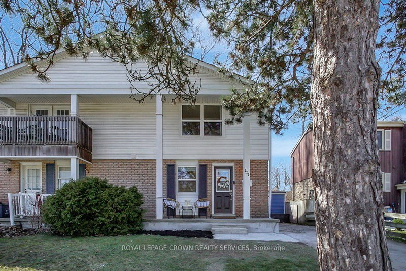 home for sale on 229 Kingswood Drive