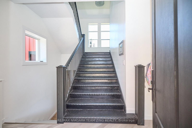 1744 Ridgemount Rd, Fort Erie, L2A 5M4 | Image 3