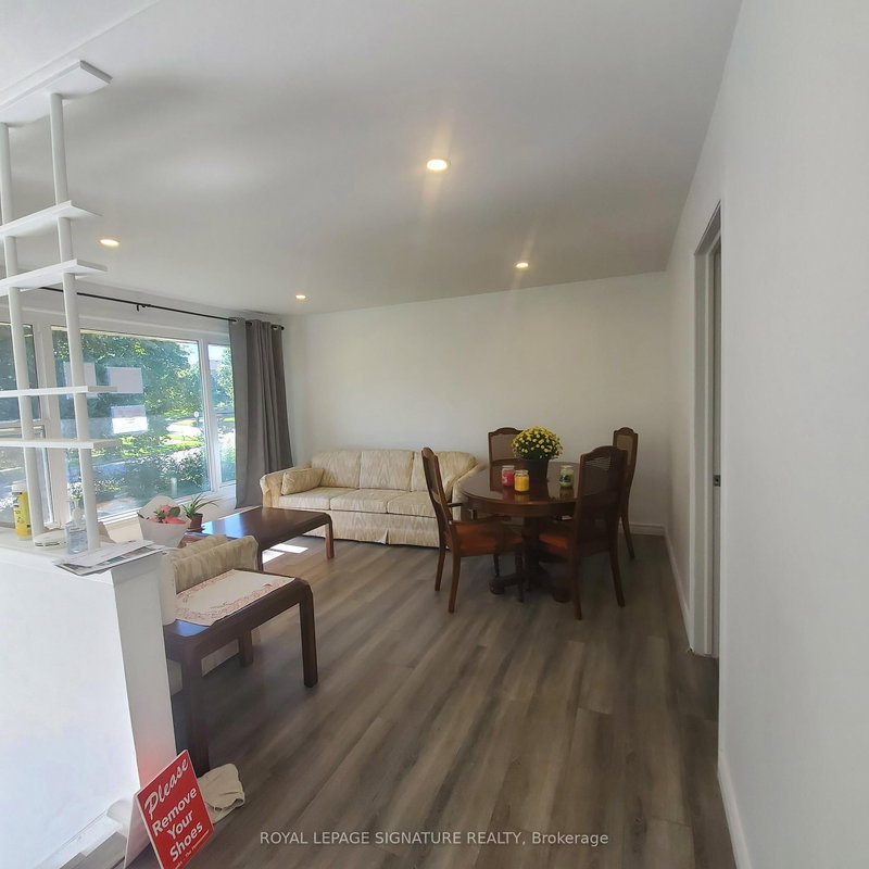 406 Tamarack Dr, Waterloo, N2L 4G6 | Image 2