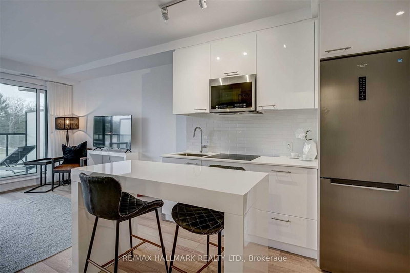 207 - 120 Carrick Tr, Gravenhurst, P1P 1T9 | Image 3