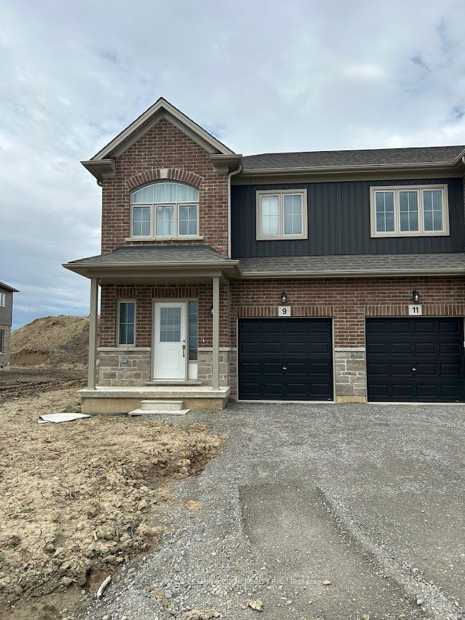 home for lease on 9 Lloyd Davies Way