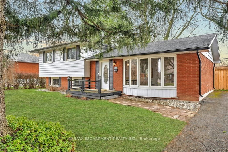 160 Council Cres, Hamilton, L9G 1V1 | Image 2