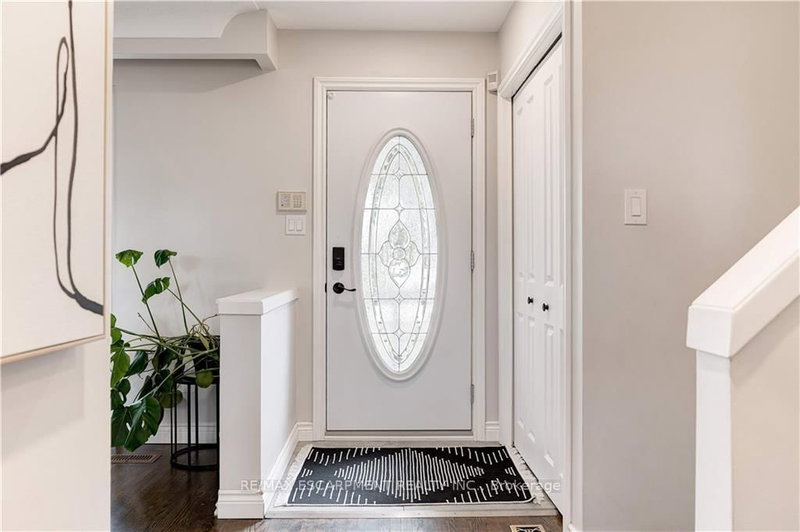 160 Council Cres, Hamilton, L9G 1V1 | Image 3