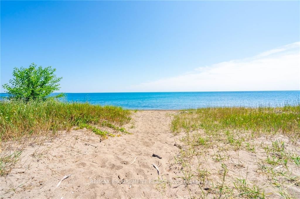 Semi-Detached House sold at 653 Beach Boulevard, Hamilton, Hamilton Beach, L8H 6X8 - MLS: X8216960
